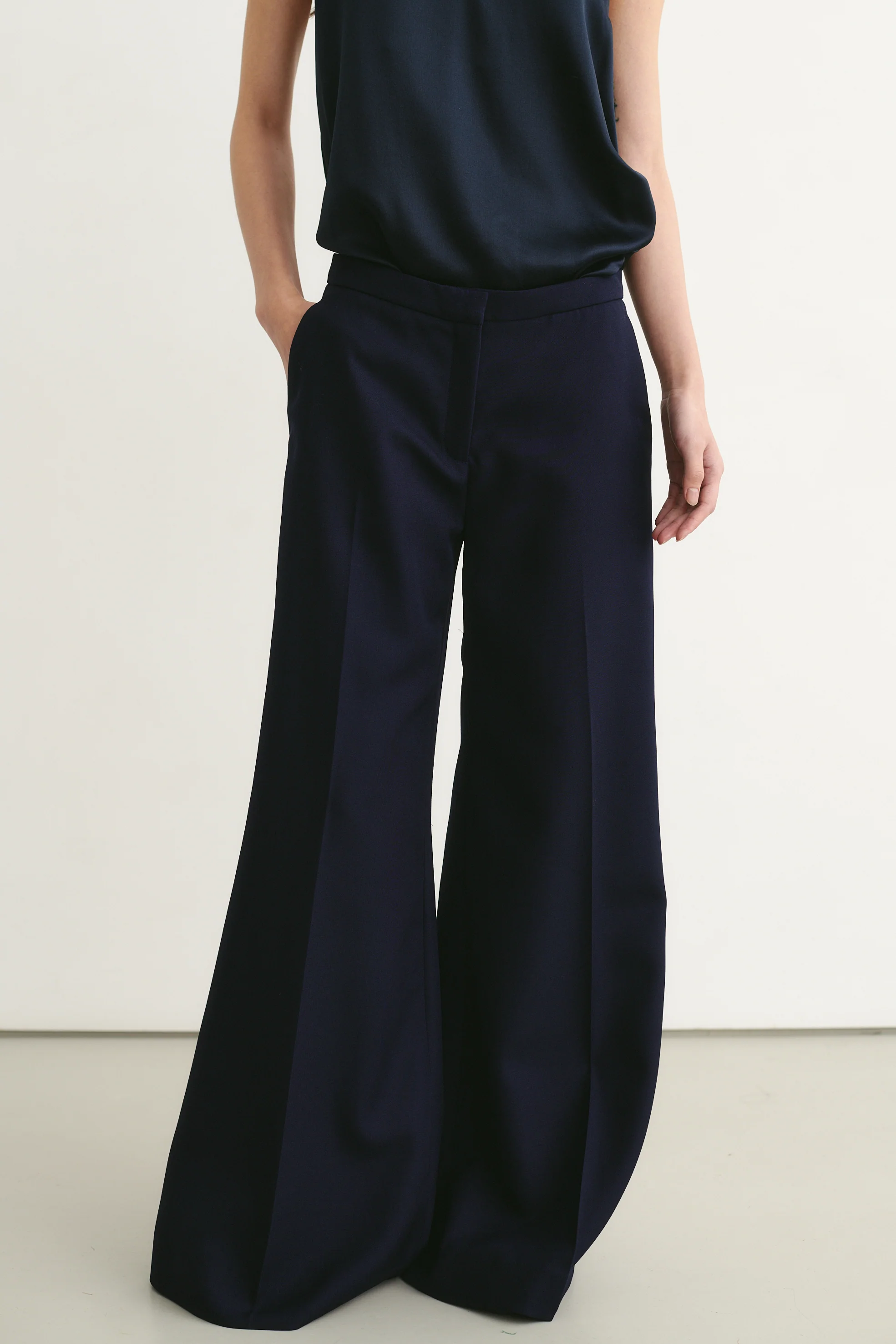 Iris Trousers Navy - Image 2